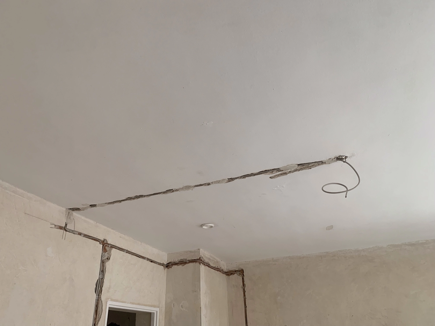 R.S Sicco UG – Wasser- & Brandschadensanierung, Reinigung und Gebäudedienste - Ober weg 4, Frankfurt am Main komplett Sanierung