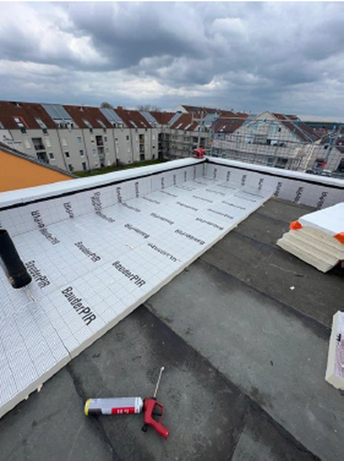 R.S Sicco UG – Wasser- & Brandschadensanierung, Reinigung und Gebäudedienste - Hallesche Alle 10 Flachdachsanierung