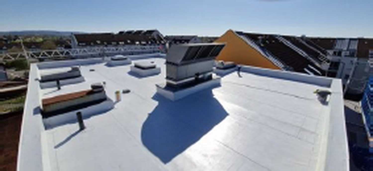 R.S Sicco UG – Wasser- & Brandschadensanierung, Reinigung und Gebäudedienste - Hallesche Alle 10 Flachdachsanierung