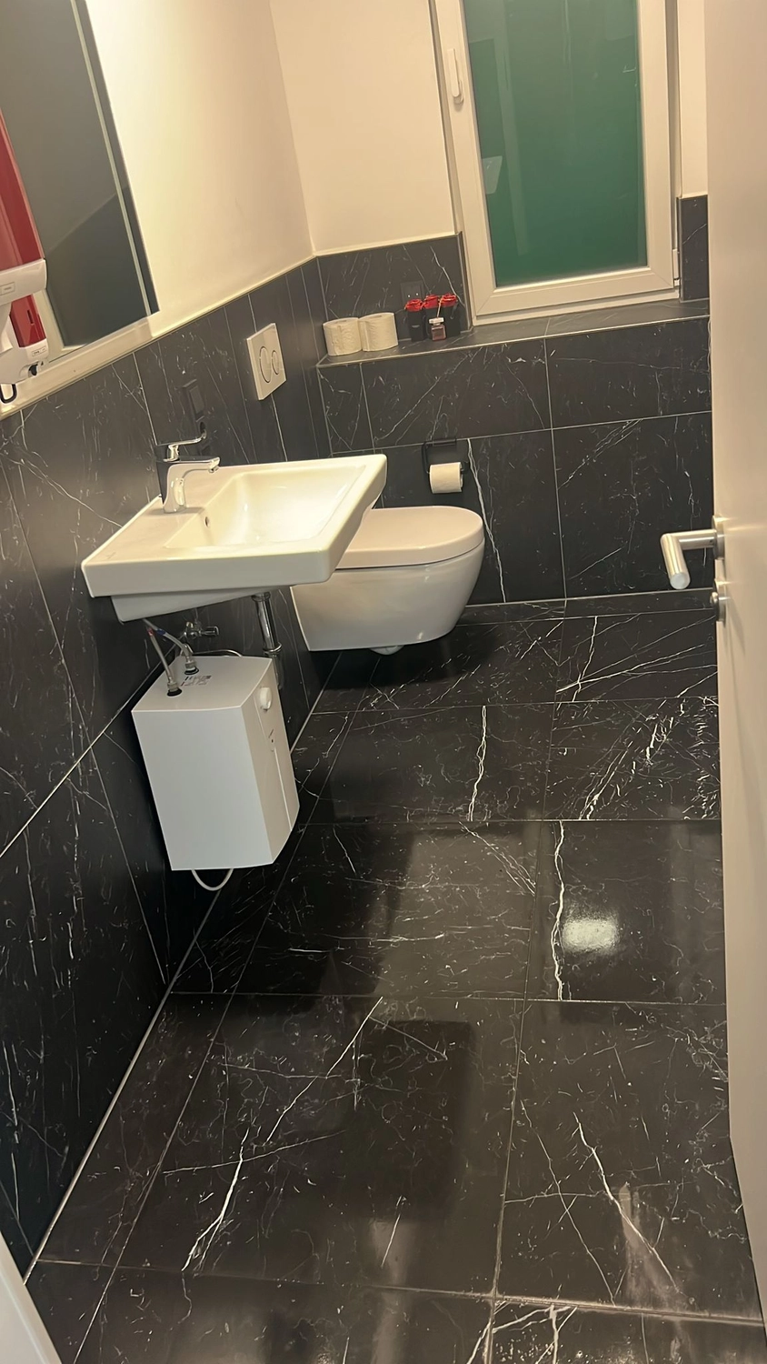 R.S Sicco UG – Wasser- & Brandschadensanierung, Reinigung und Gebäudedienste - Tanzschule Unterhaltsreinigung