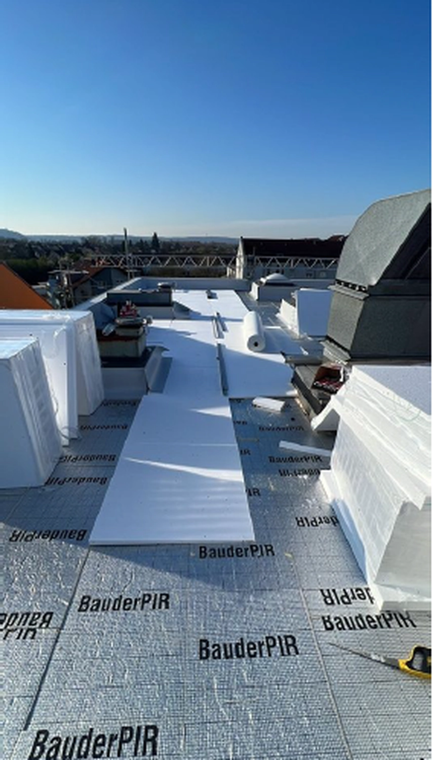 R.S Sicco UG – Wasser- & Brandschadensanierung, Reinigung und Gebäudedienste - Hallesche Alle 10 Flachdachsanierung